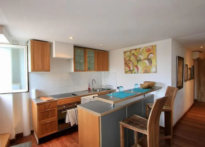 Apparemment Au Coeur De St Tropez